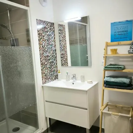 Charme&détente Au Bord De