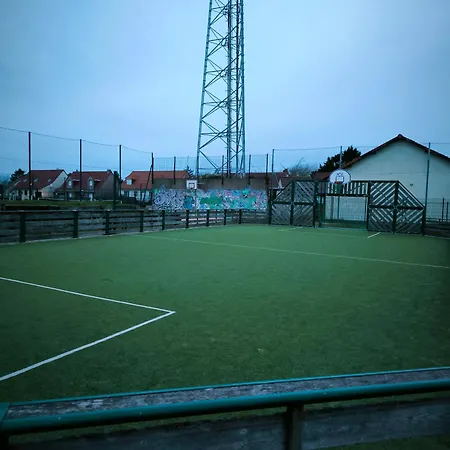 Charme&détente Au Bord De