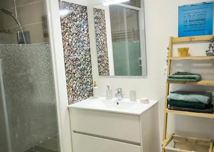 Charme&détente Au Bord De